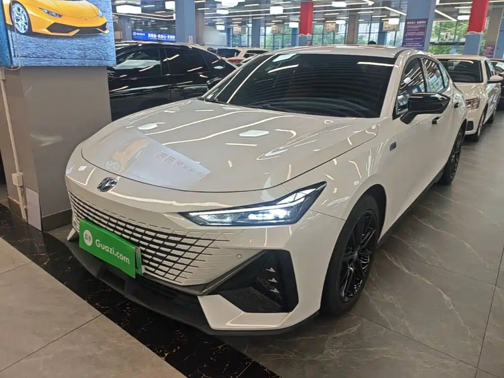 Changan UNI-V iDD 2024 2023 ZhiDian iDD 1.5T 113km Smart Fun Edition