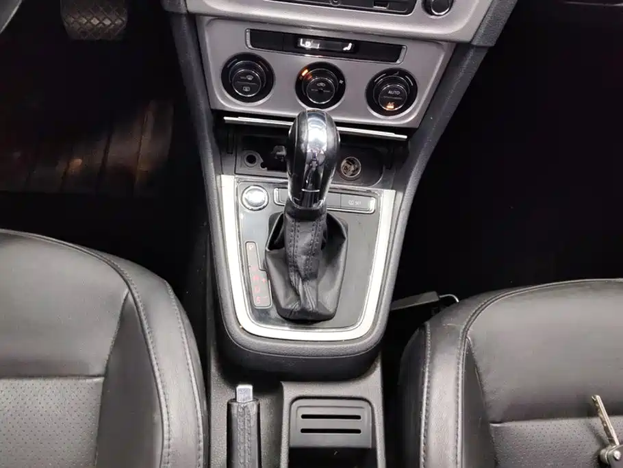 صورة 16 - Volkswagen Lavida Tour