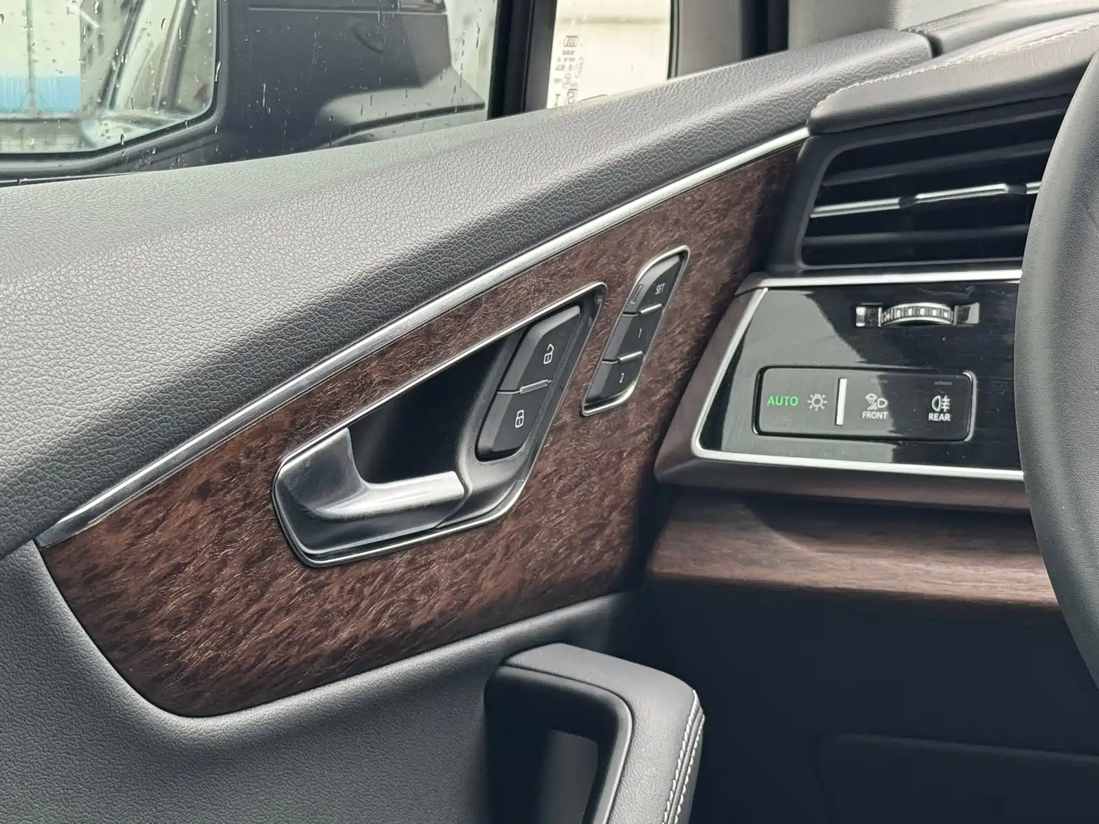 Фото 15 - Audi Q7