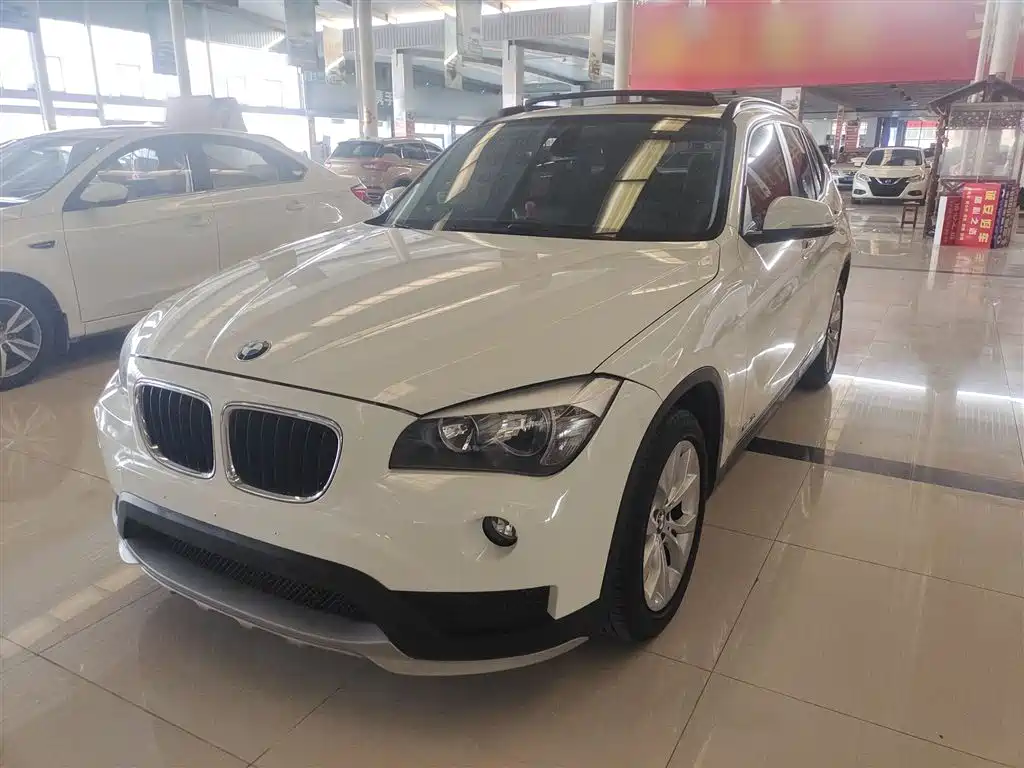 BMW X1 2014 sDrive18i Fashion Edition фото 2