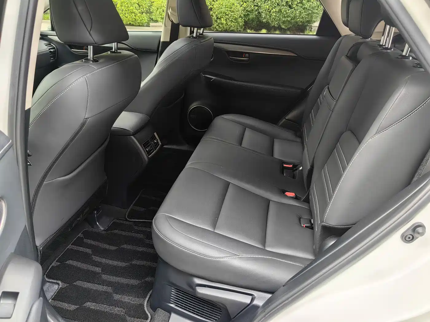 Lexus NX 2015 200t AWD F Sport фото 18