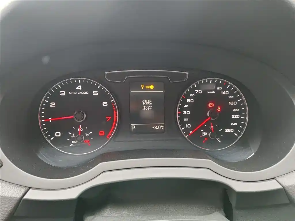 Audi Q3 2016 Model 30 TFSI Style фото 4