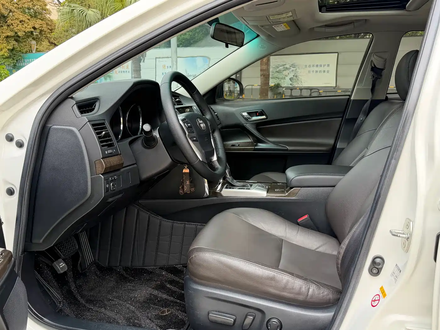 Toyota Reiz 2013 2.5V Elite Edition фото 8