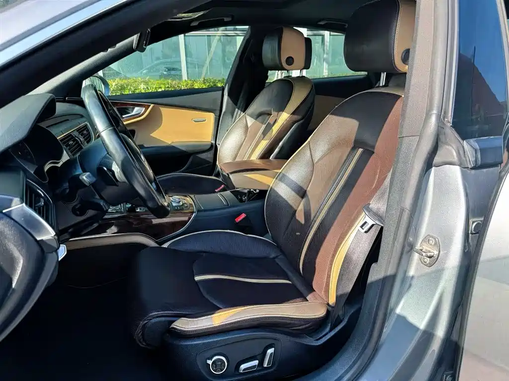 Фото 8 - Audi A7
