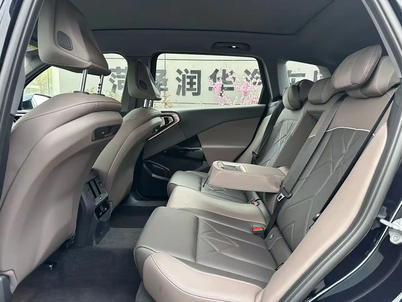 BMW X3 2025 xDrive30L Premium Model M Sport Black Package фото 6