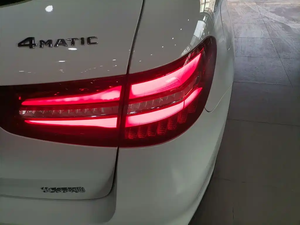 Mercedes-Benz GLC 2018 Facelift GLC 260 4MATIC Dynamic фото 8