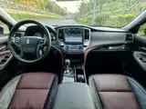 صورة 8 - Toyota Crown