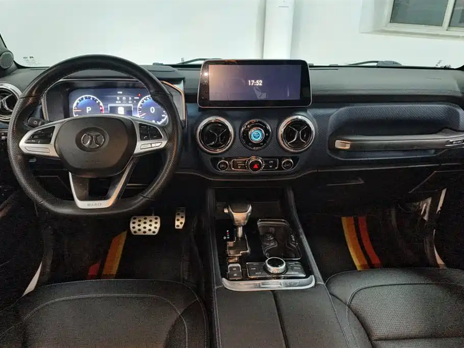 BAIC ORV Beijing Offroad BJ40 2019 PLUS 2.3T Automatic 4WD Luxury Edition China VI фото 12