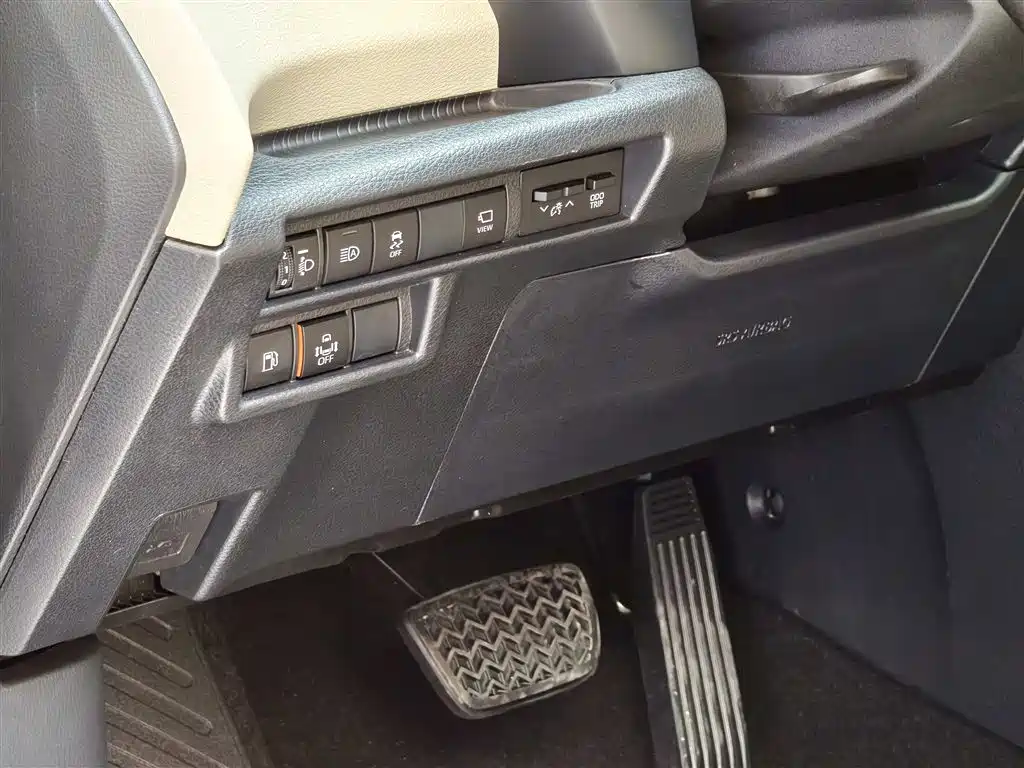 Toyota Sienna 2024 2.5L Hybrid Premium Edition фото 22