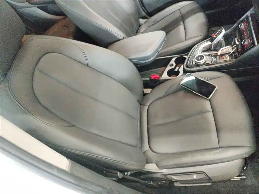BMW 2 Series Gran Tourer 2019 220i Leading фото 25