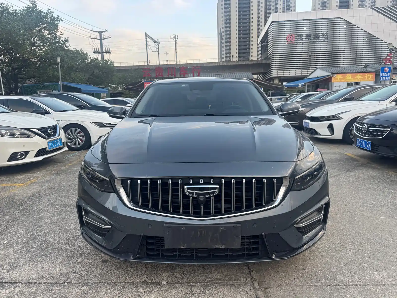Фото 3 - Geely Preface