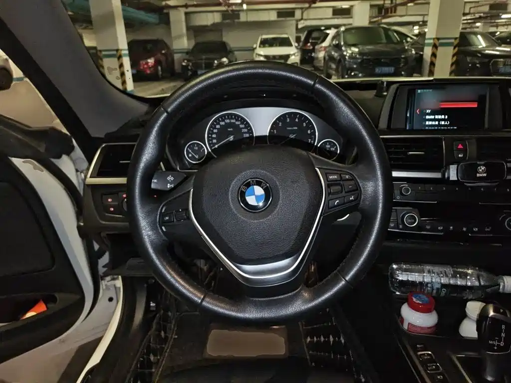 BMW 3 Series GT 2018 320i Fashion фото 3