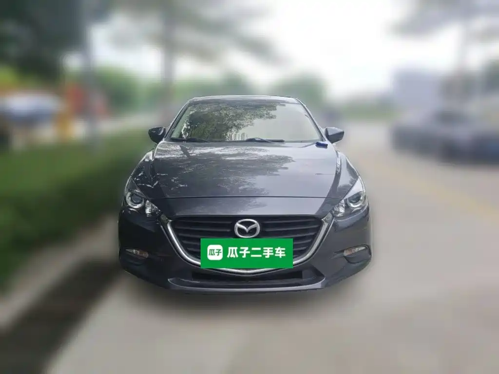 Photo 2 - Mazda Mazda 3