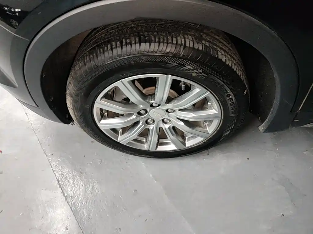 Photo 25 - Cadillac XT4