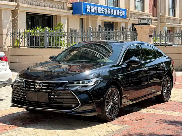 Toyota Avalon 2.0L XLE, Престиж