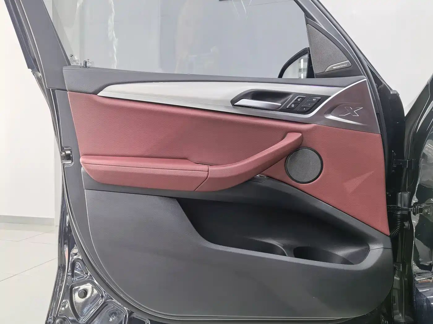 BMW iX3 2022 Innovation Leader фото 20