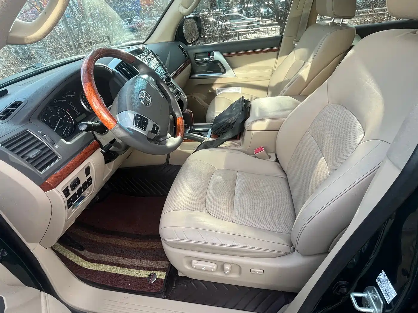 Toyota Land Cruiser 2012 4.0L Automatic VX фото 5