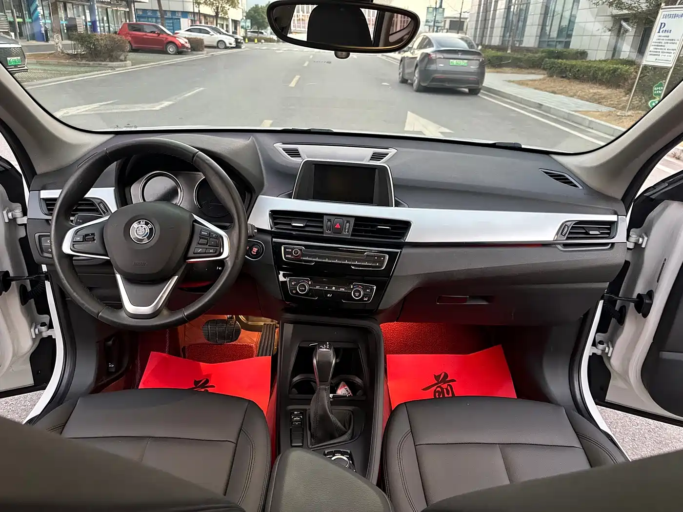 BMW X1 2019 sDrive20Li Leading Model фото 6