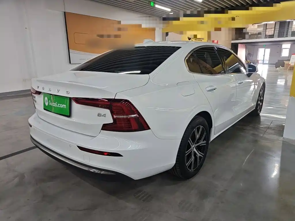 Фото 7 - Volvo S60