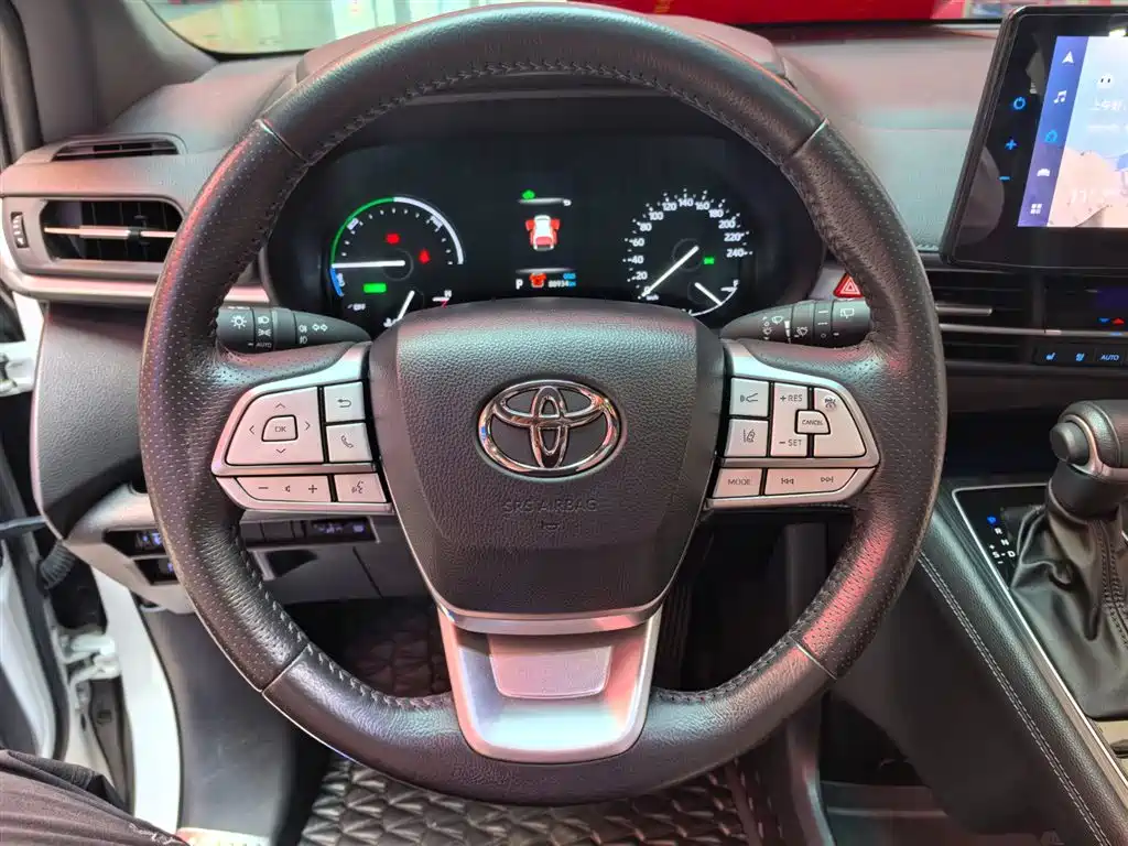 Toyota Sienna 2021 2.5L Hybrid Premium Edition фото 13