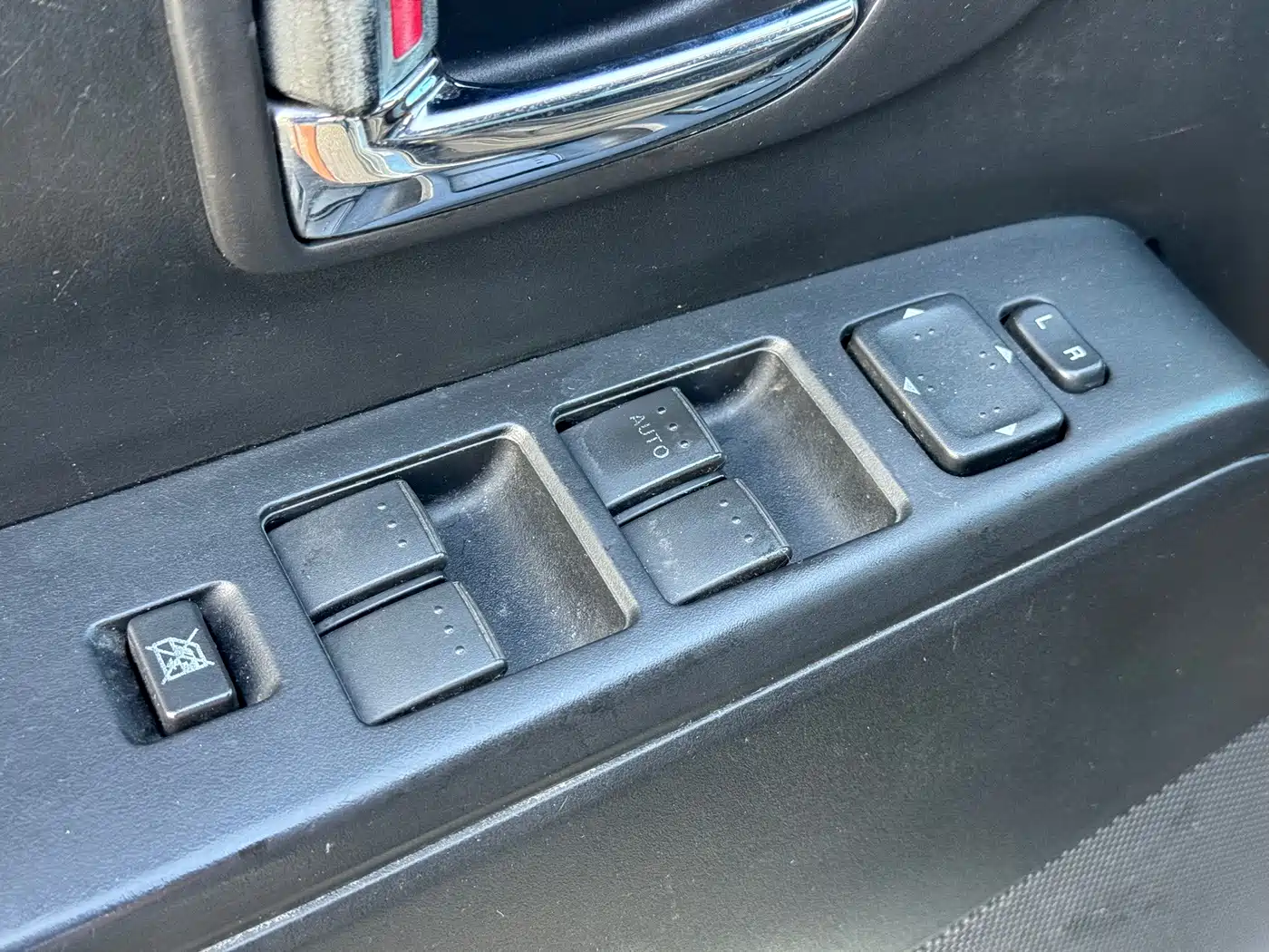 Mazda Mazda5 2012 2011 2.0L Automatic Comfort