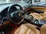 Photo 8 - Porsche Cayenne