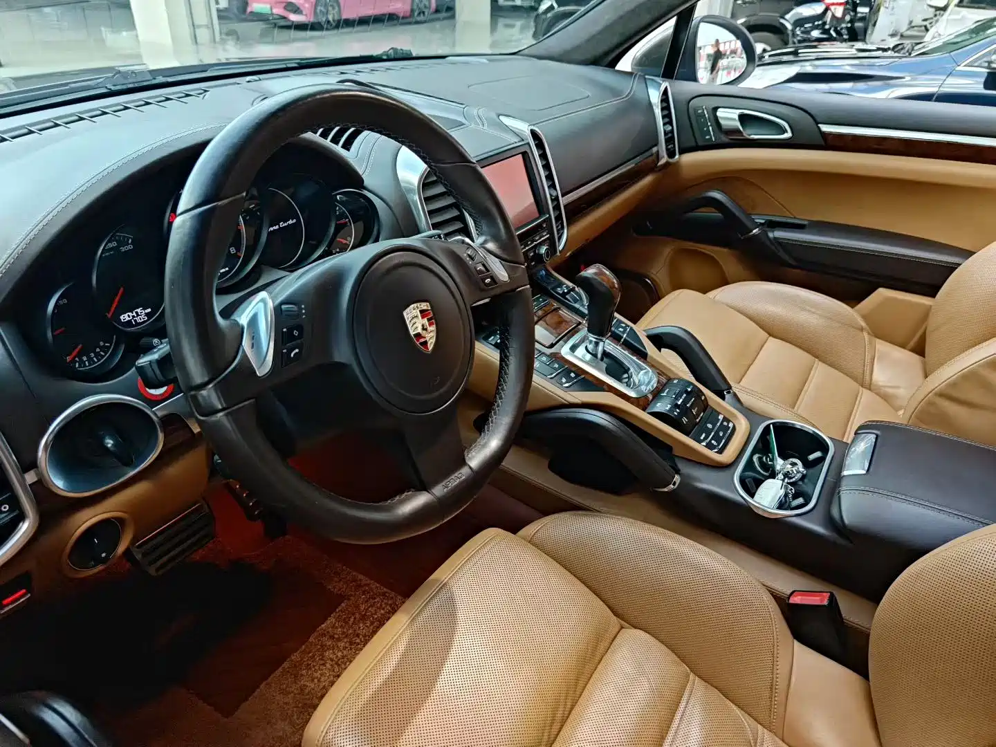 Photo 8 - Porsche Cayenne