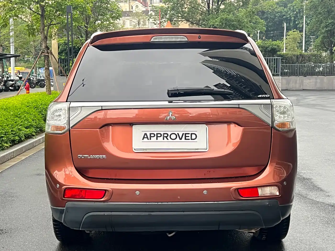 Mitsubishi Outlander (Import) 2014 2.4L 4WD Luxury Value Edition 5-seater фото 4