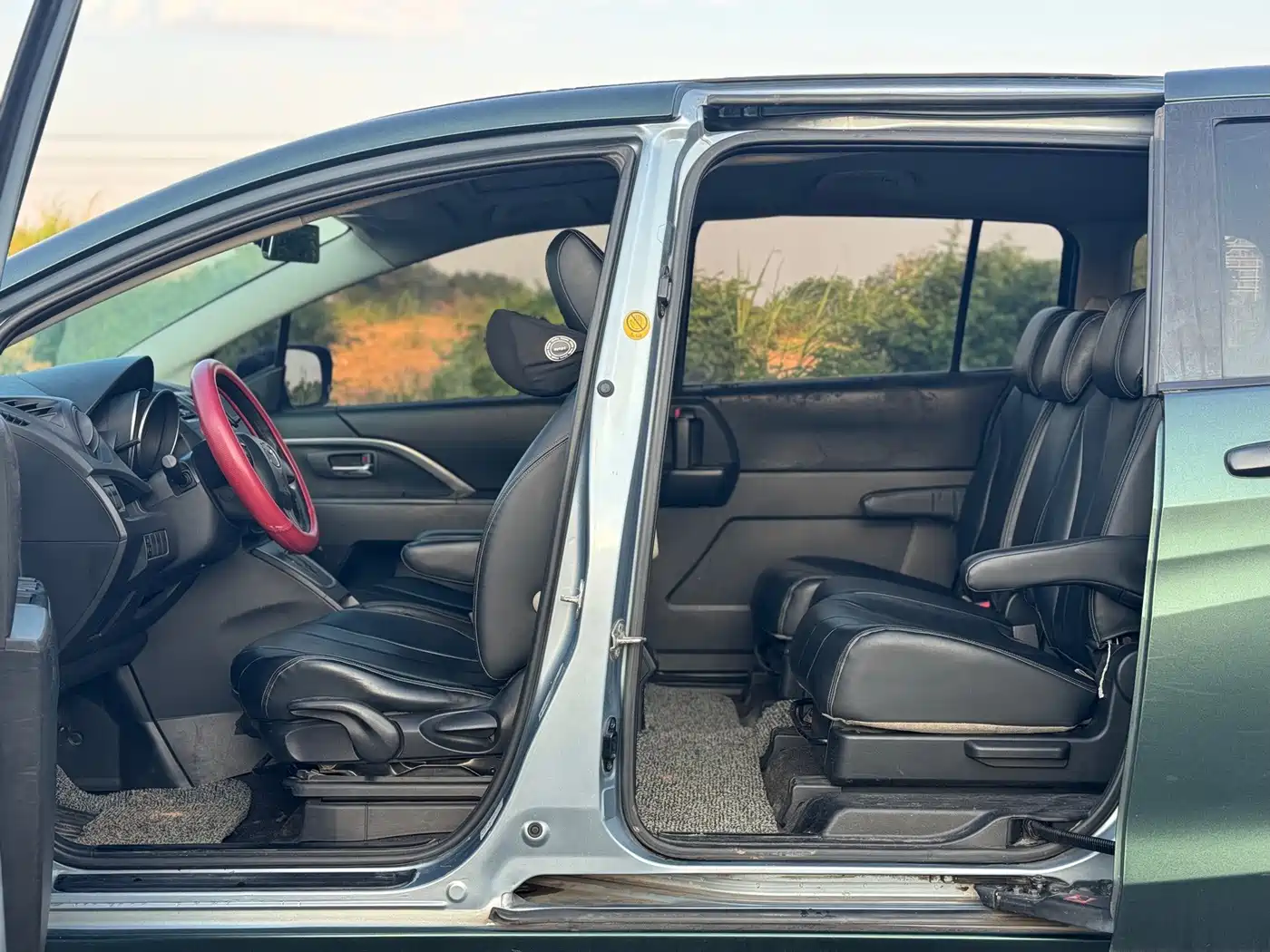 Mazda Mazda5 2012 2011 2.0L Automatic Comfort