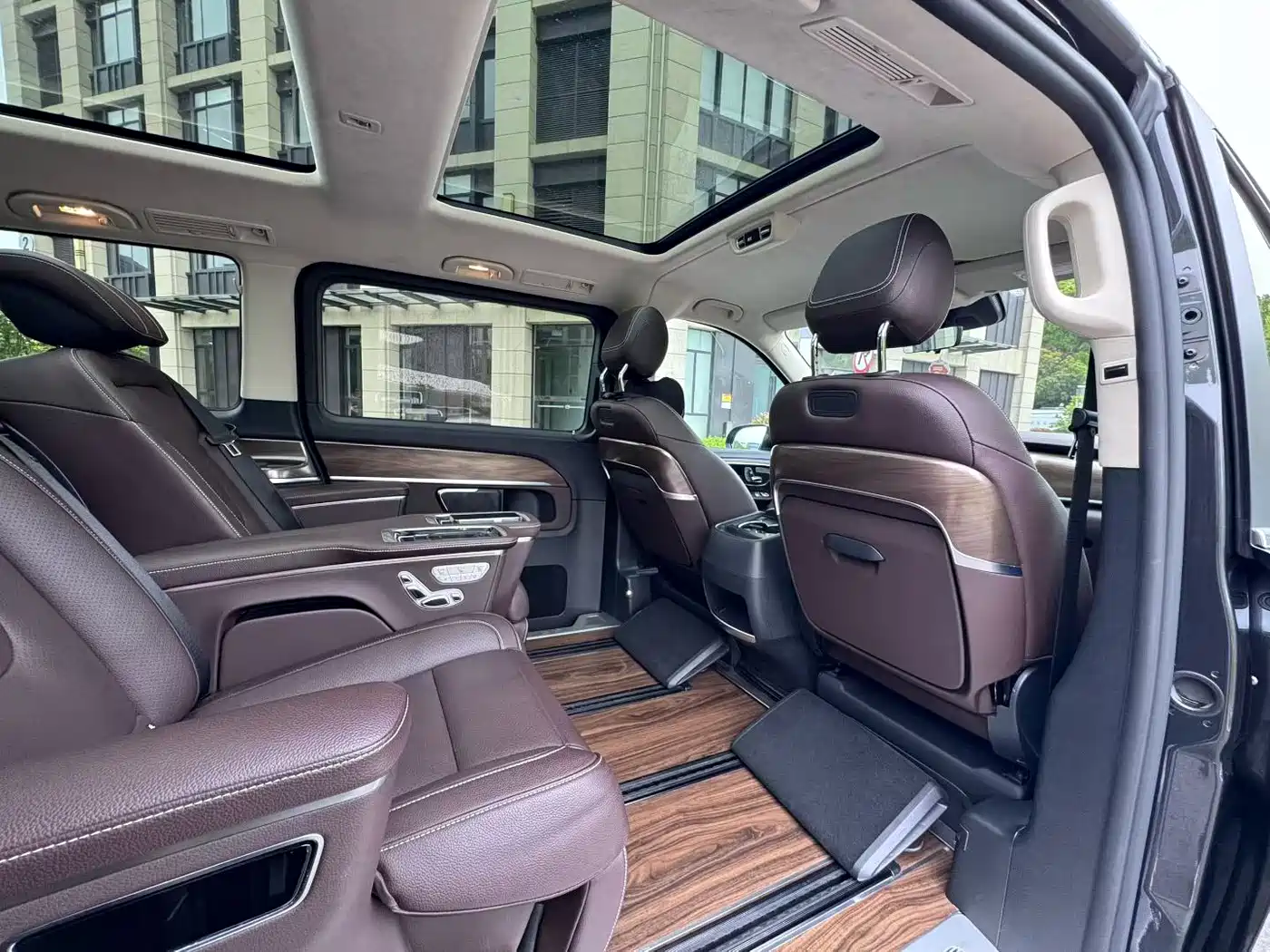 Mercedes-Benz V-Class 2021 V 260 L Long Wheelbase Luxury Edition фото 9