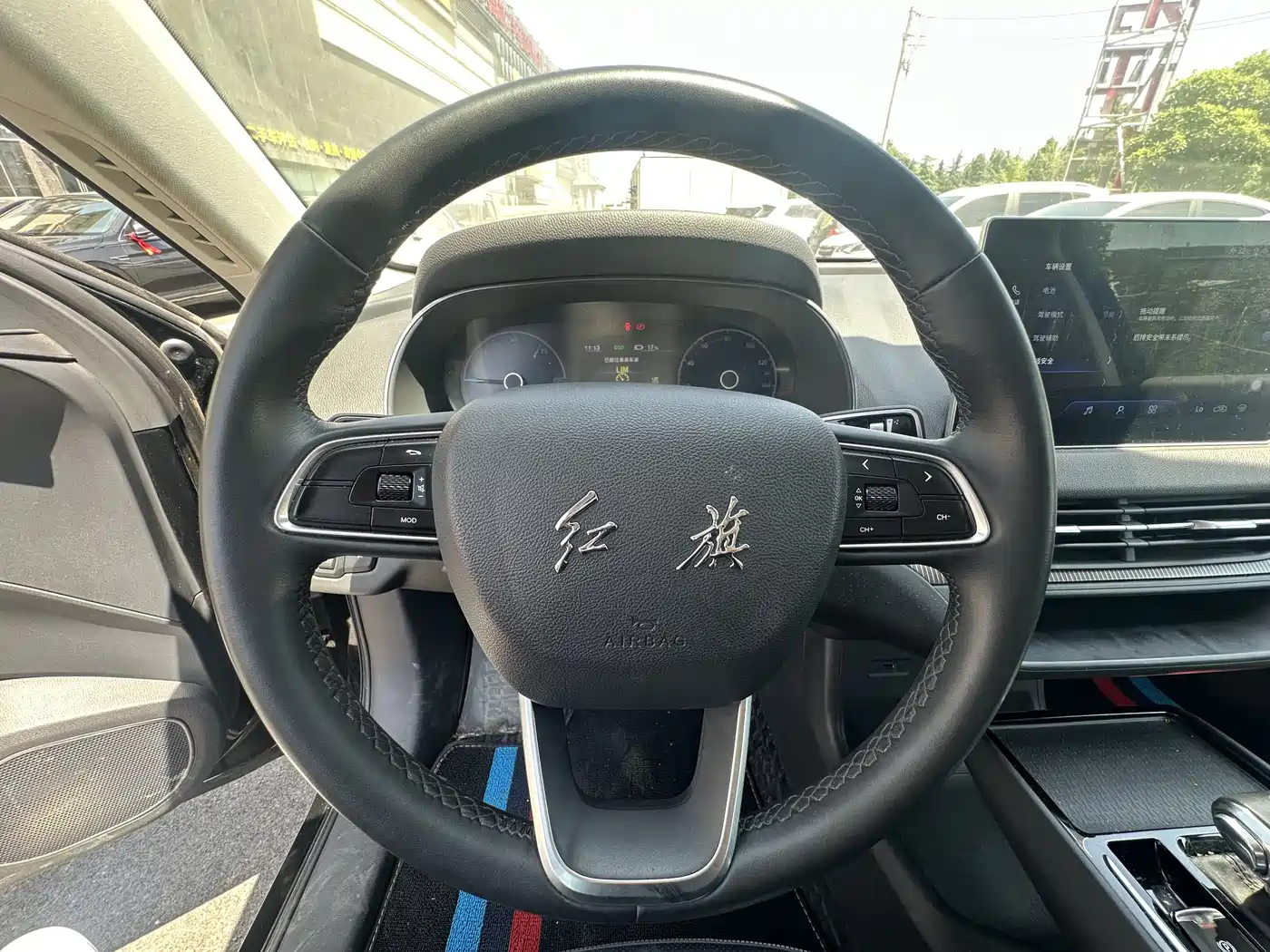 Hongqi E-QM5 2021 Ride-hailing Charging Basic Edition 5-seater фото 9