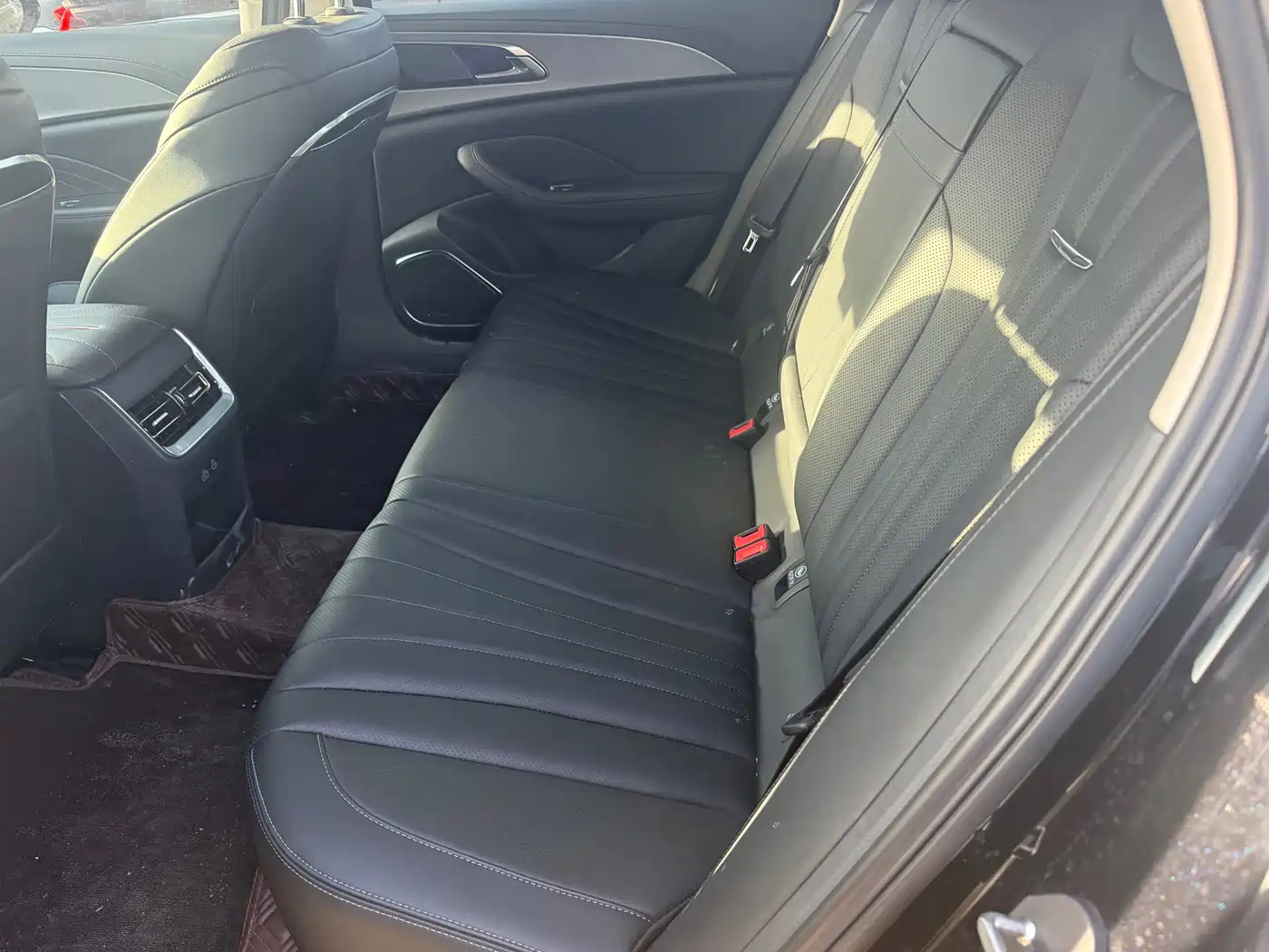 Hongqi H5 2023 1.5T DCT Smart Connect Joy Edition фото 6