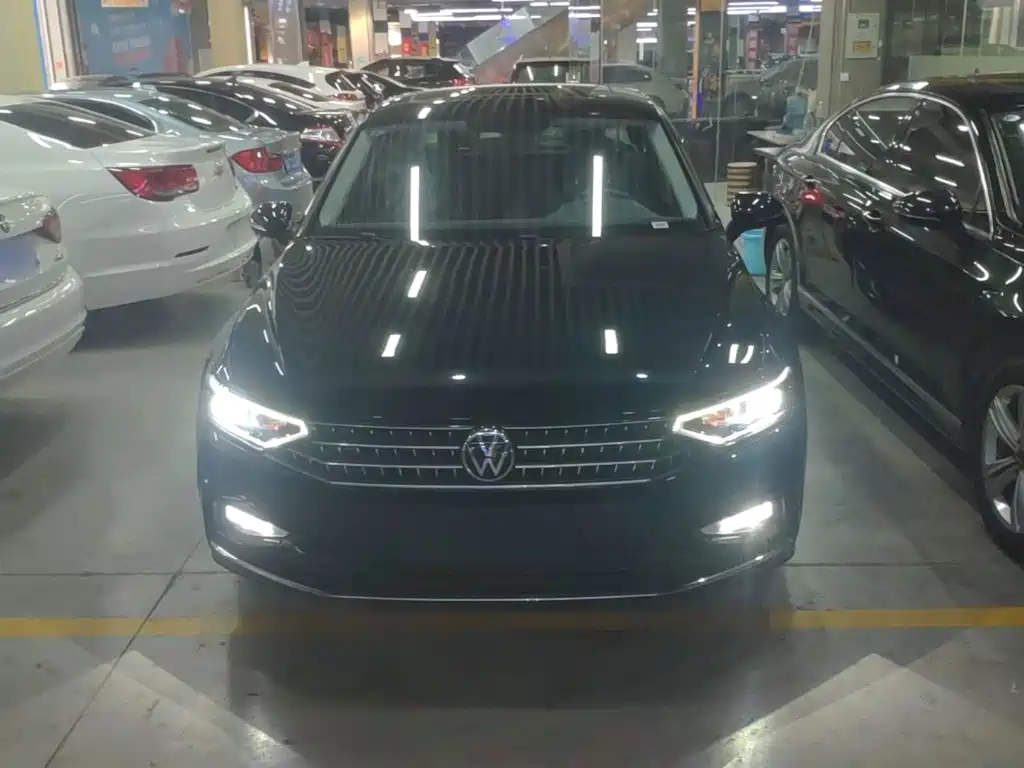 صورة 3 - Volkswagen Magotan