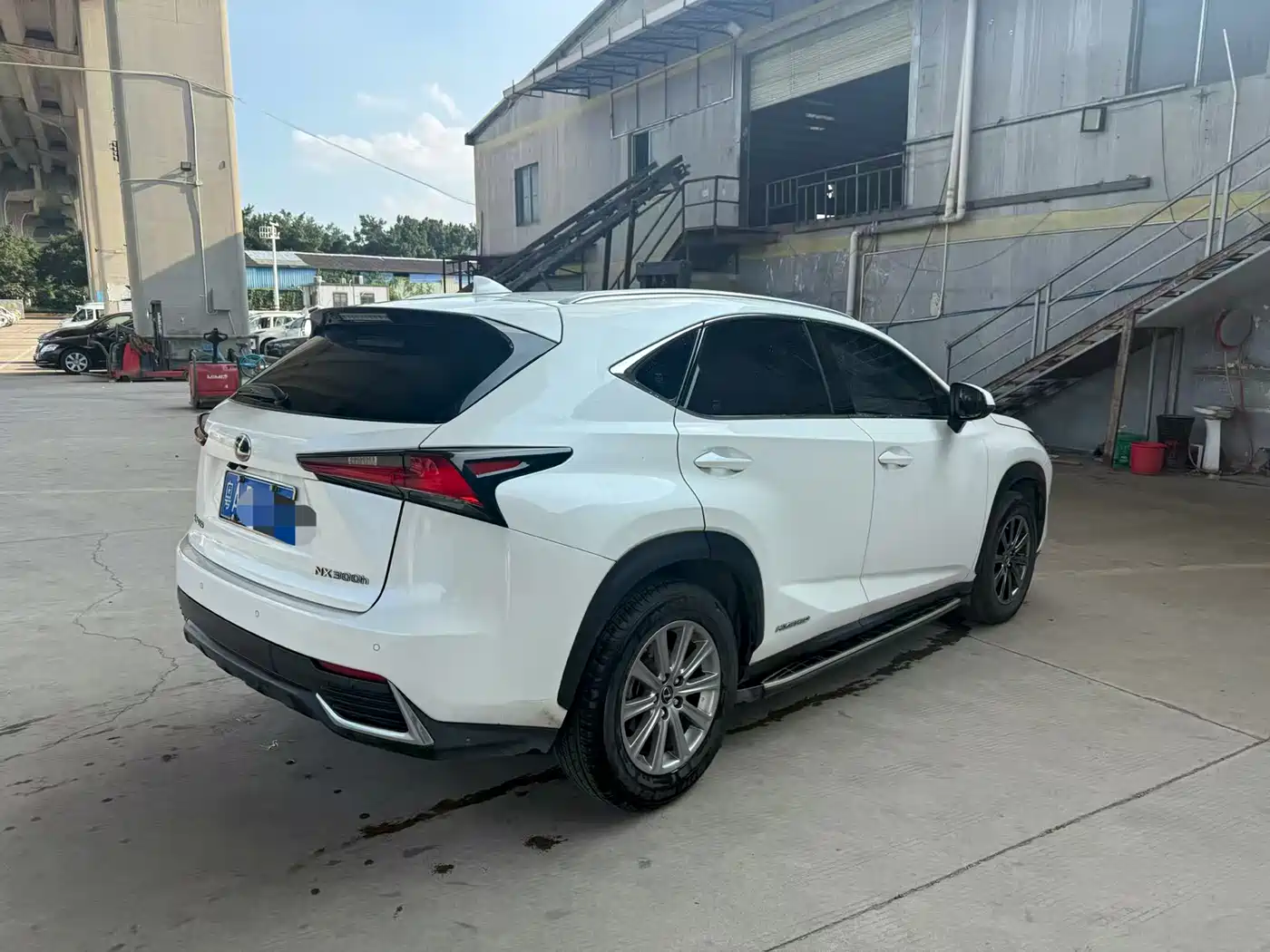 Lexus NX 2018 Model 300h FWD Fengshang Edition China V фото 3