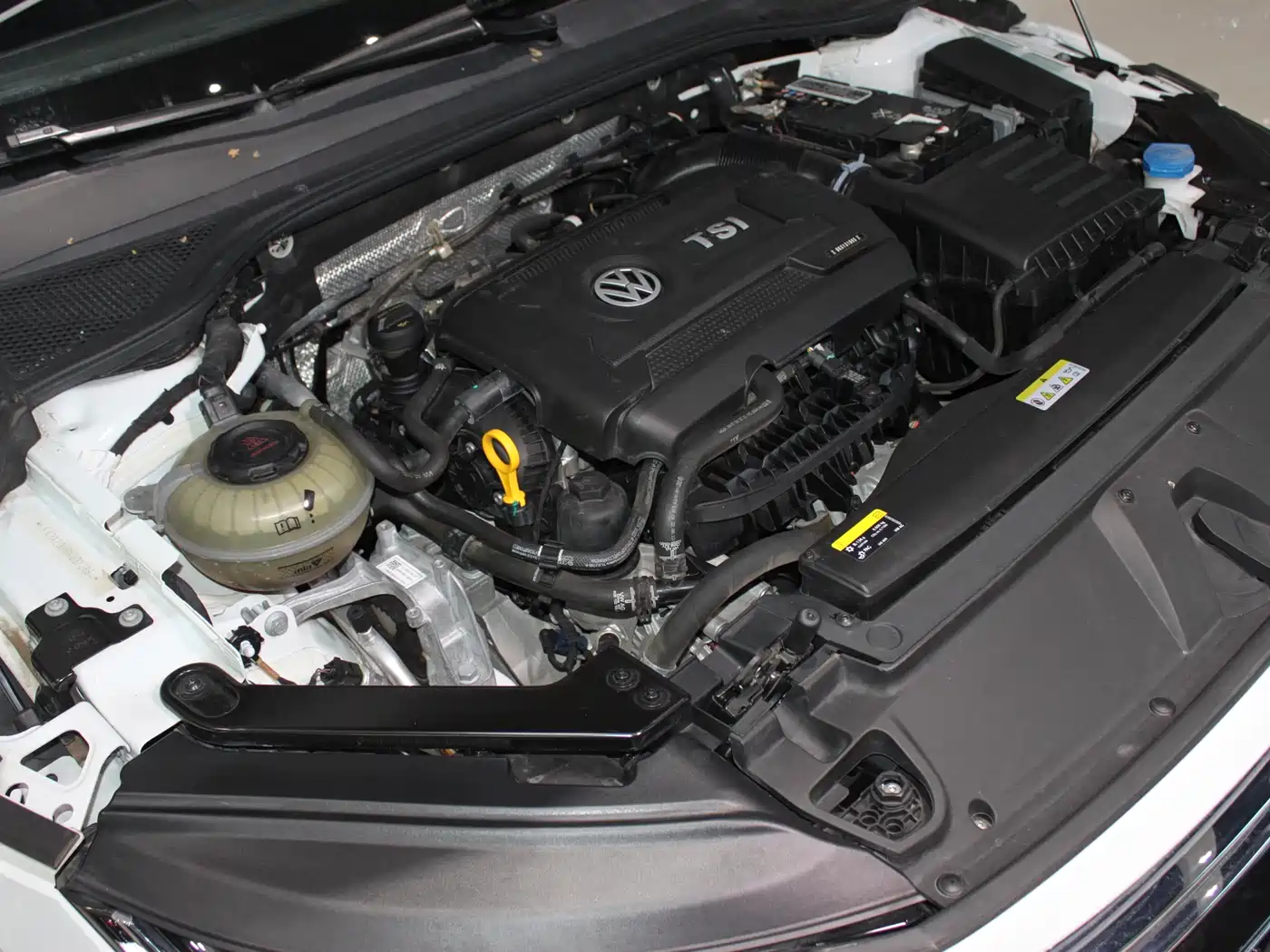 Volkswagen FAW-Volkswagen CC 2021 380TSI Eye-catching Edition фото 8