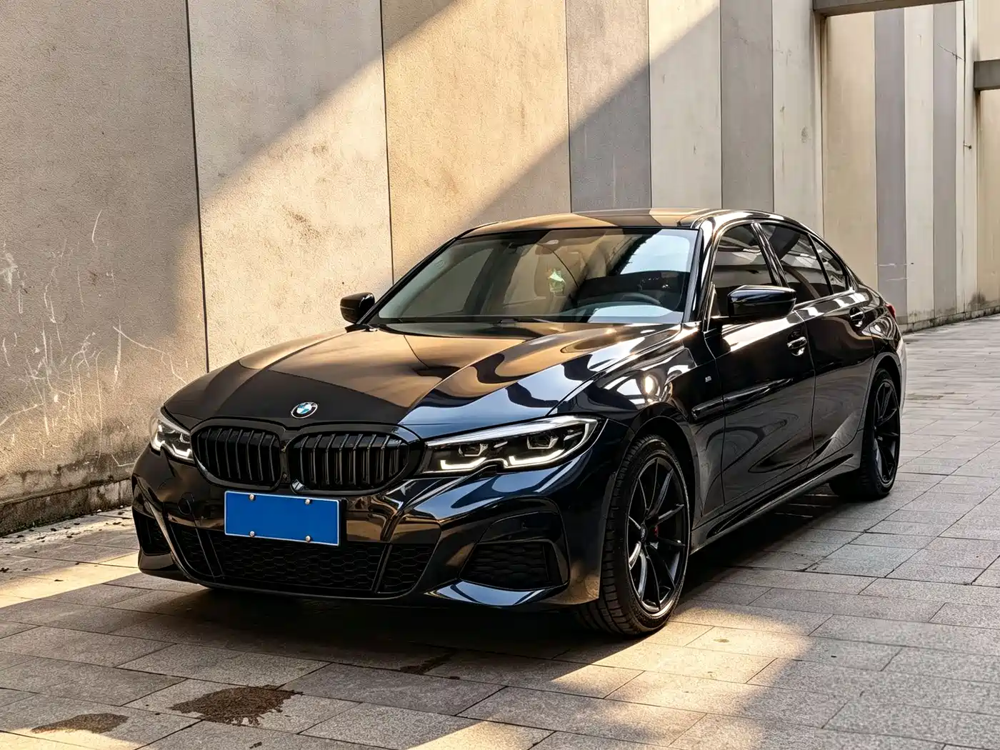 BMW 3 SERIES