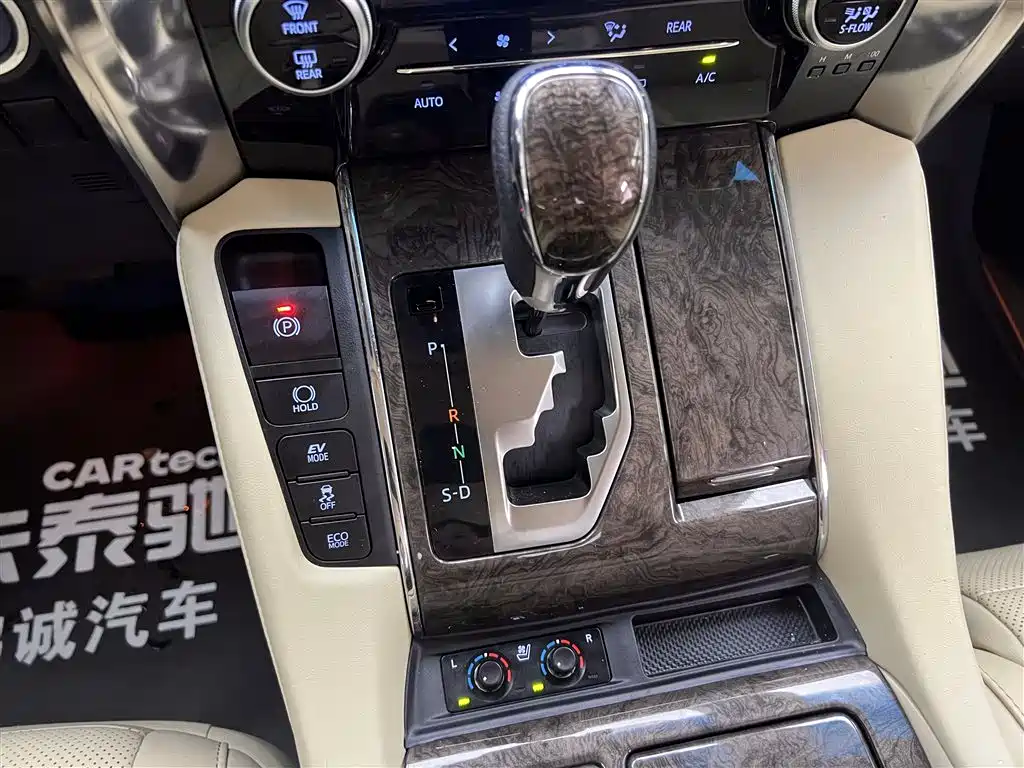 Toyota Alphard 2023 Dual Hybrid 2.5L Ultimate Gold Edition фото 21