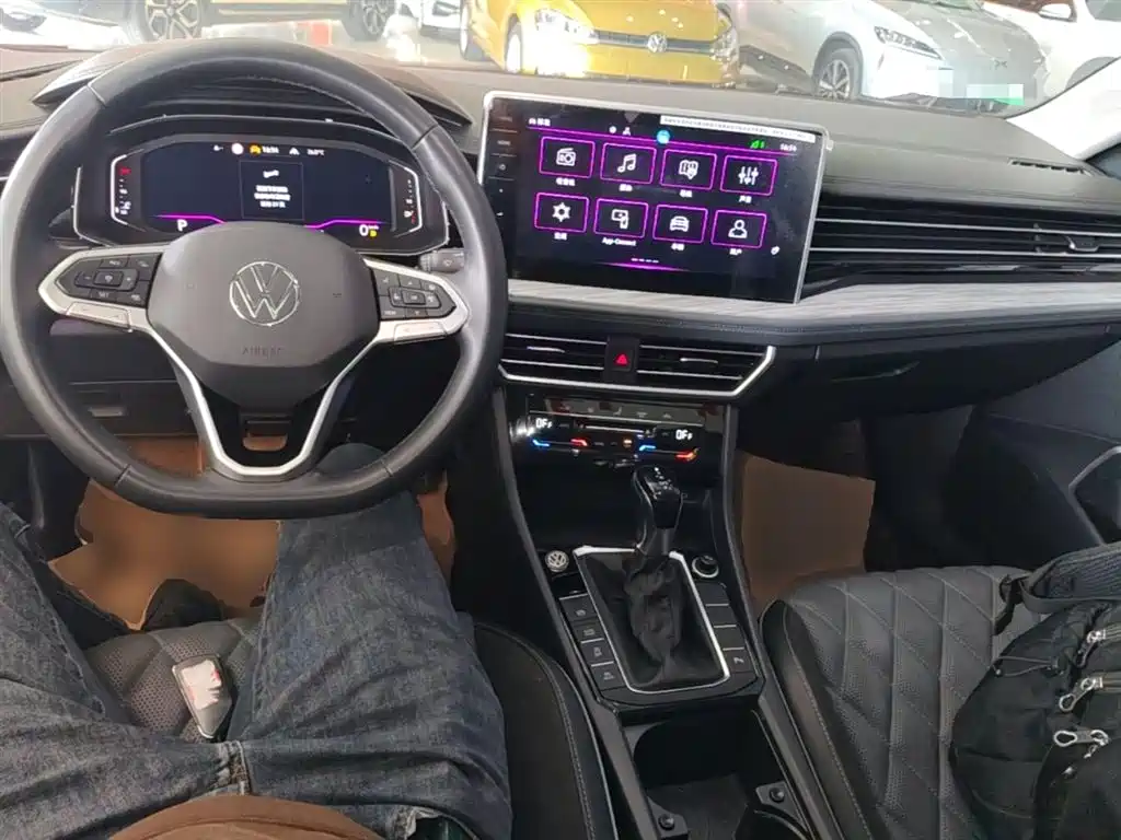 Volkswagen Sagitar 2023 300TSI DSG Excellence Edition фото 10