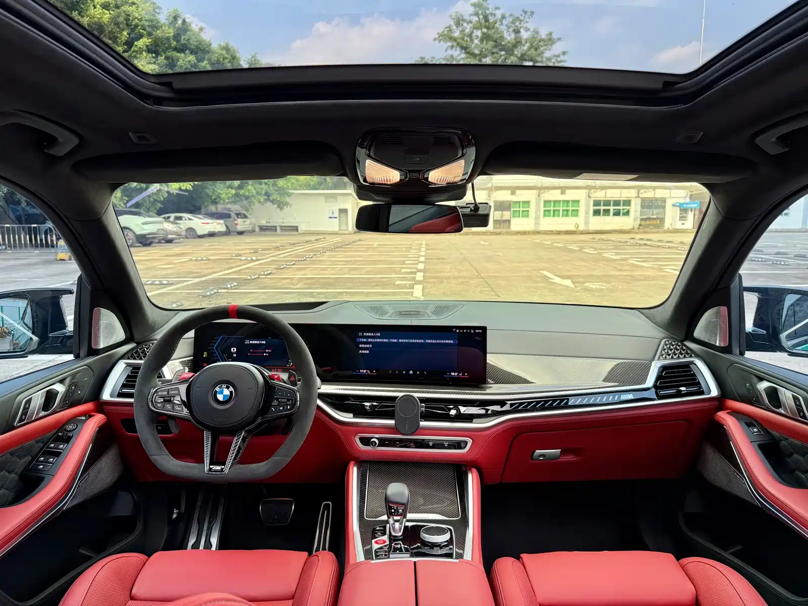 Photo 14 - BMW X5 M