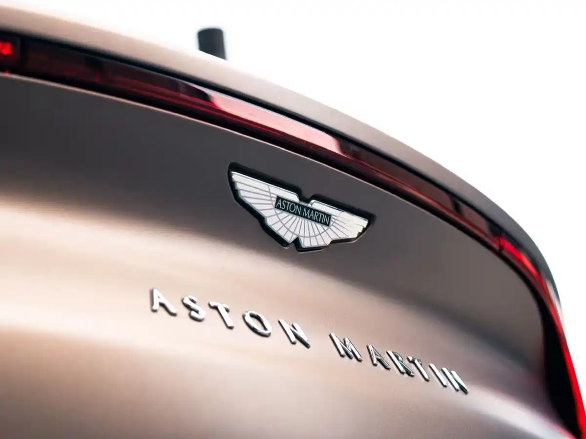 Фото 7 - Aston Martin DBX