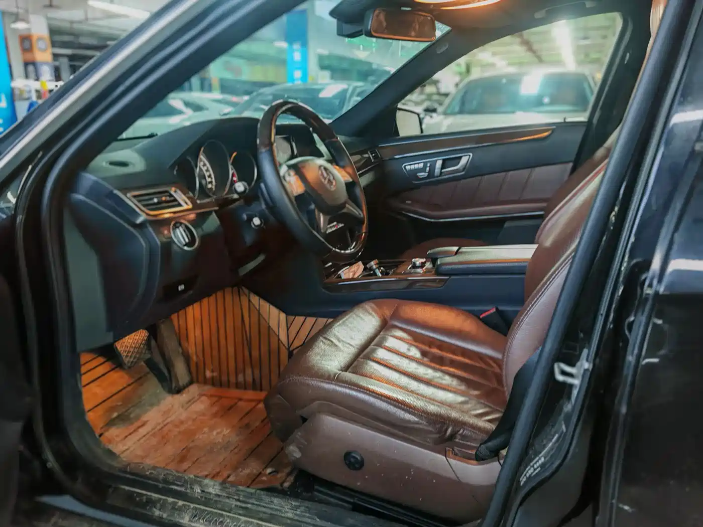 Фото 4 - Mercedes-Benz E-Class