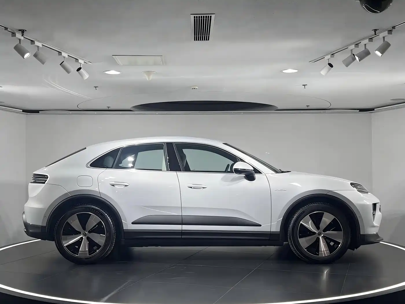 Porsche Macan EV 2024 Macan 4 фото 14