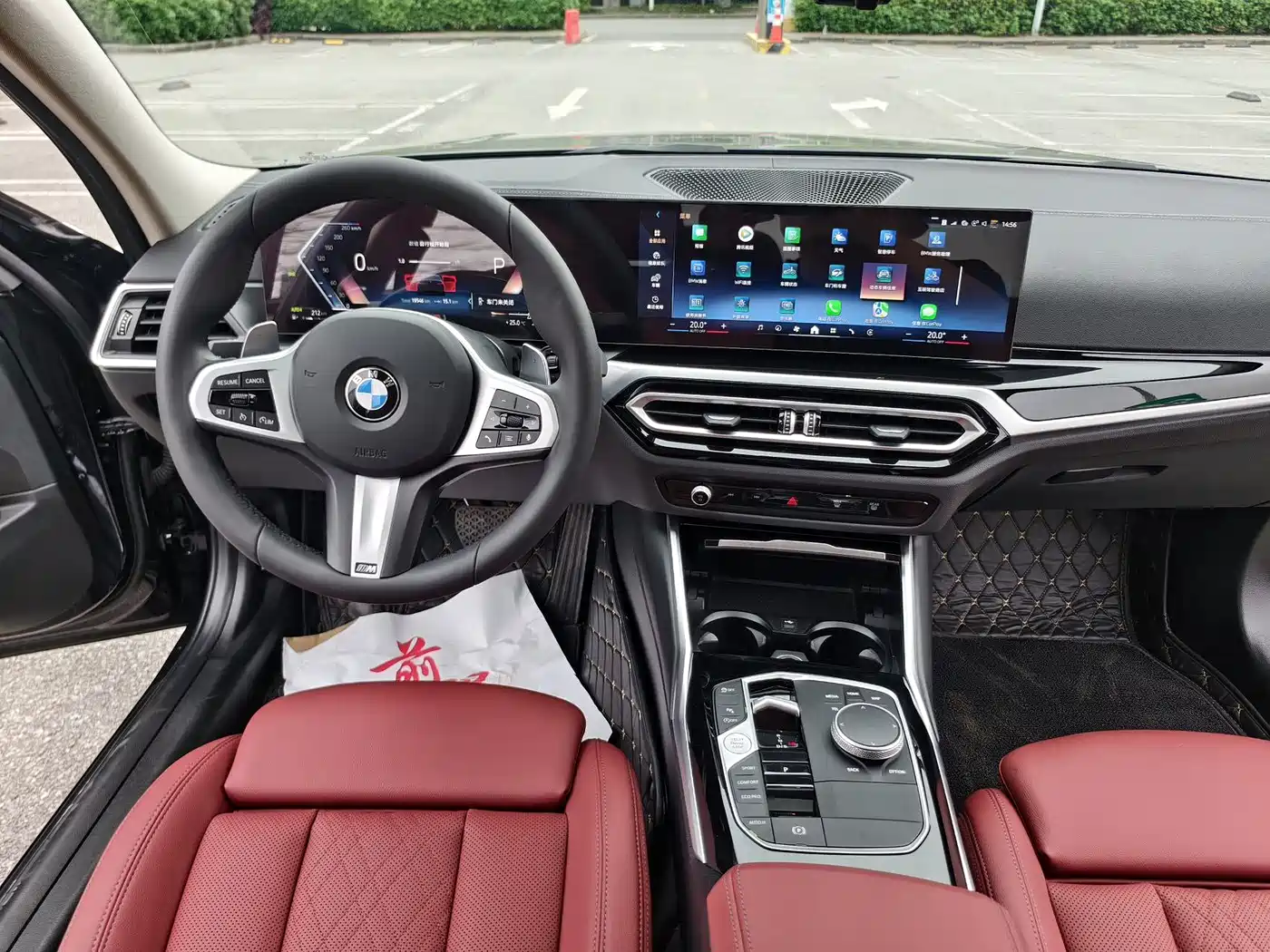 BMW 3 Series 2024 320i M Sport Package фото 19