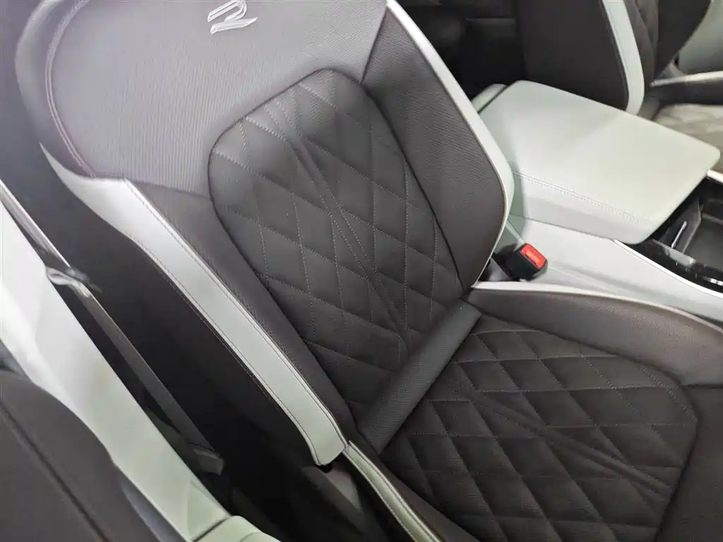 Volkswagen Talagon 2023 380TSI 4WD R-Line Launch Edition фото 21