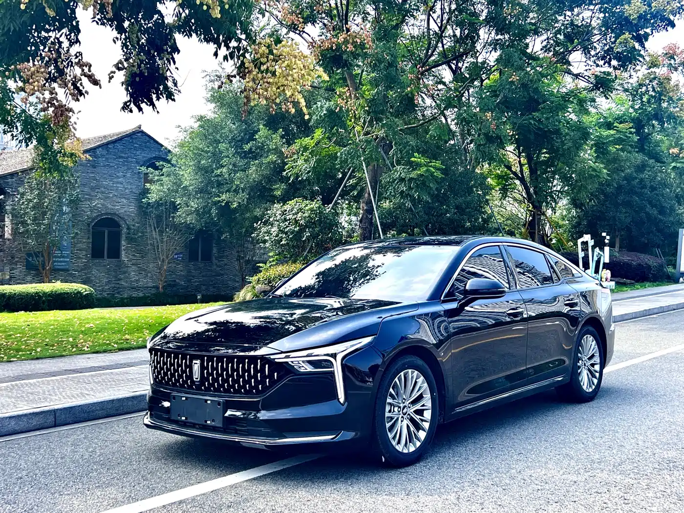 2025 Besturn B70