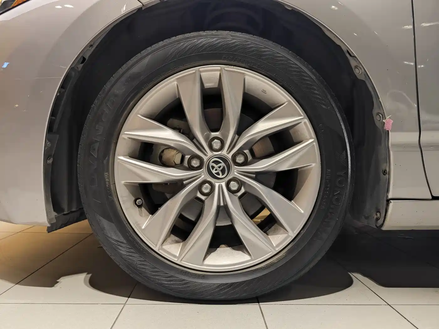 Toyota Avalon 2019 Hybrid 2.5L Luxury Edition China V фото 5