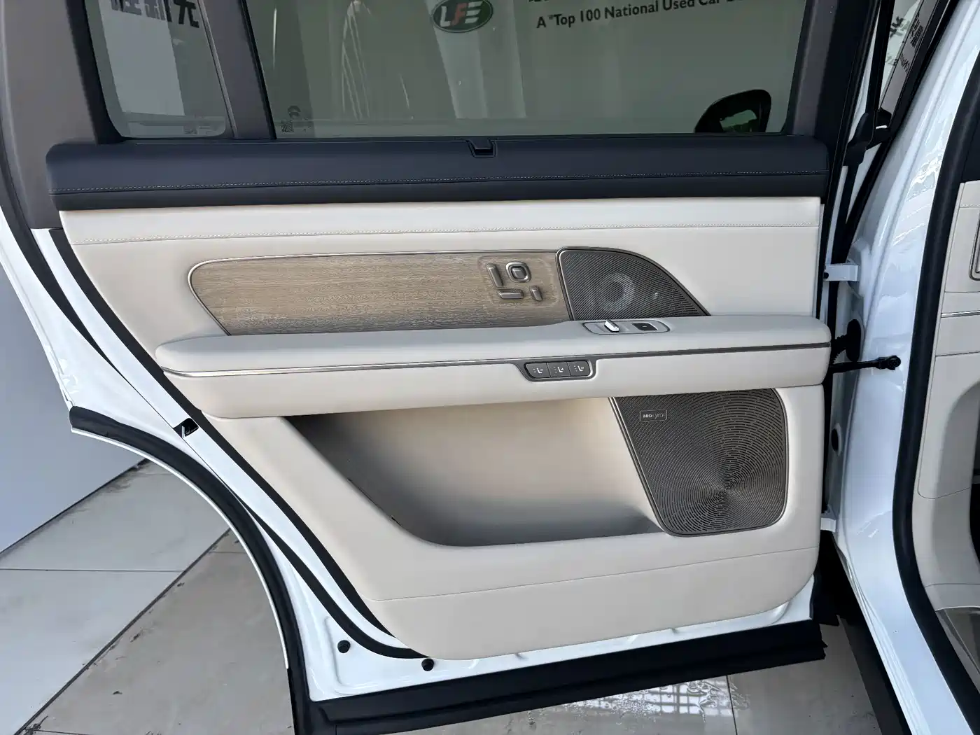 NIO ES8 2026 2025 Model 6-Seat Executive Luxury Edition
