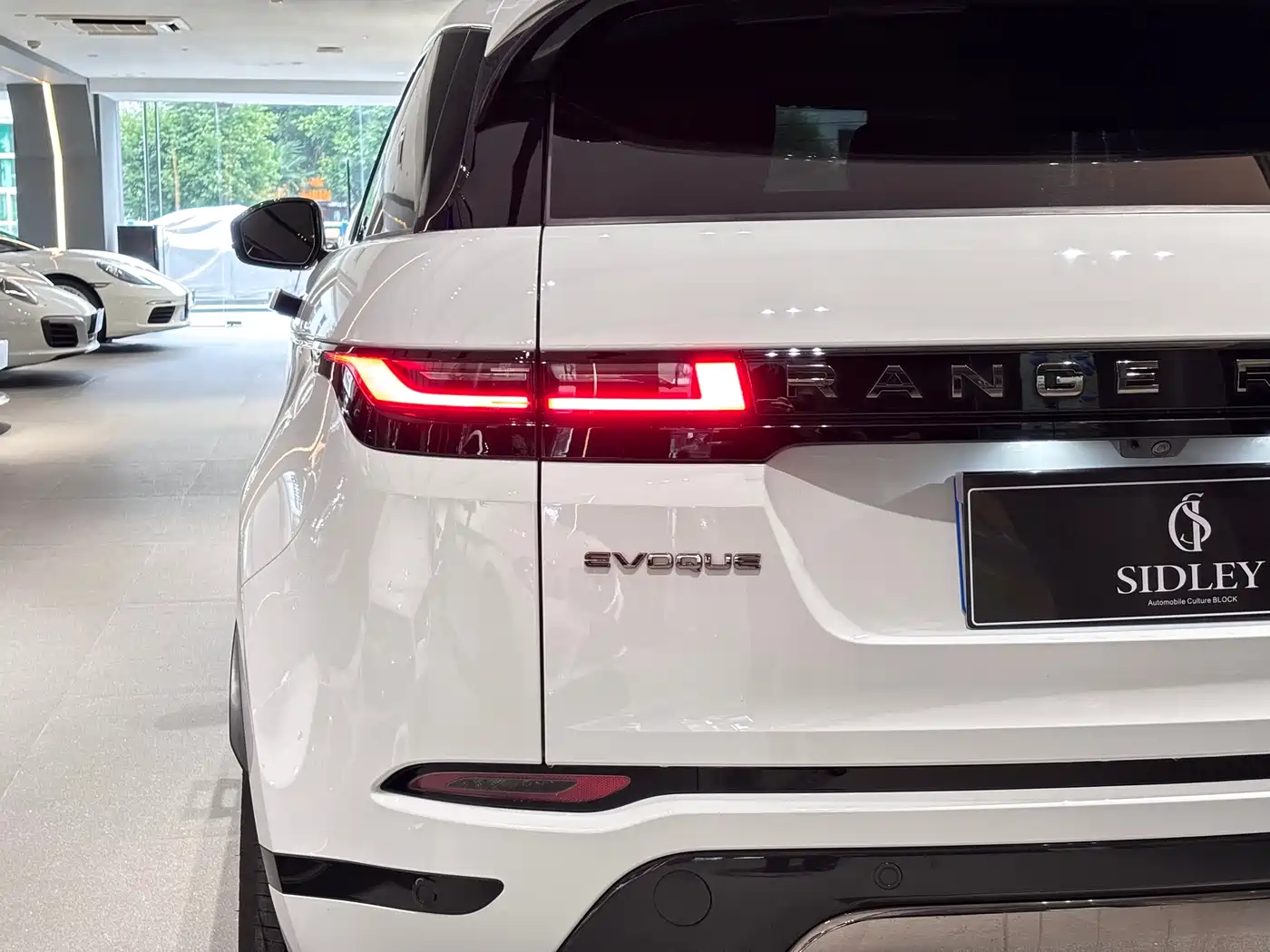 Land Rover Range Rover Evoque 2024 Range Rover Evoque L 249PS Light Master Edition фото 19