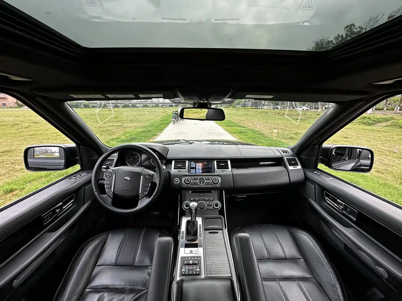 Land Rover Range Rover Sport 2013 3.0 TDV6 Black Label Limited Edition фото 17