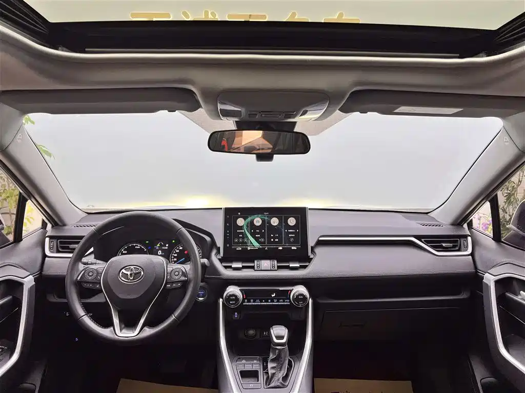 Toyota Wildlander 2022 Hybrid 2.5L E-CVT FWD Luxury PLUS Edition фото 13
